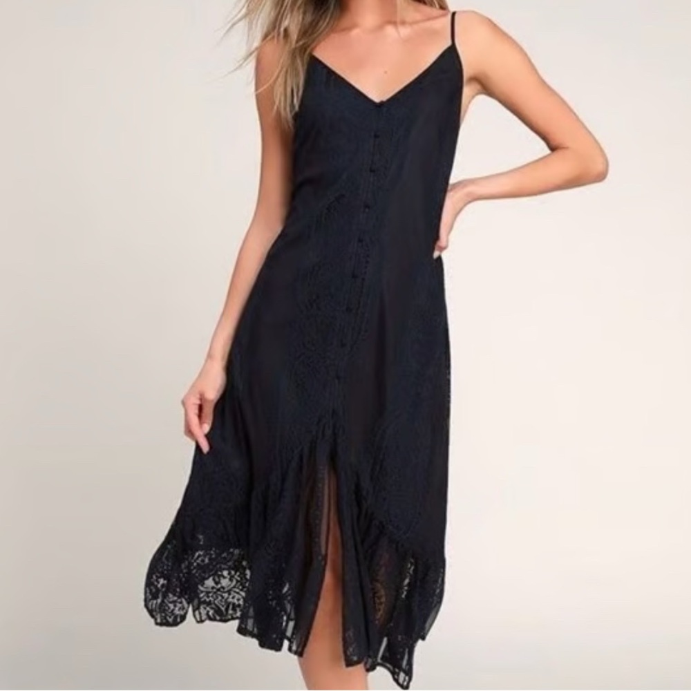 Lulus NWT Zahria Navy Blue Lace Button Front Midi Dress. Size Smallβ